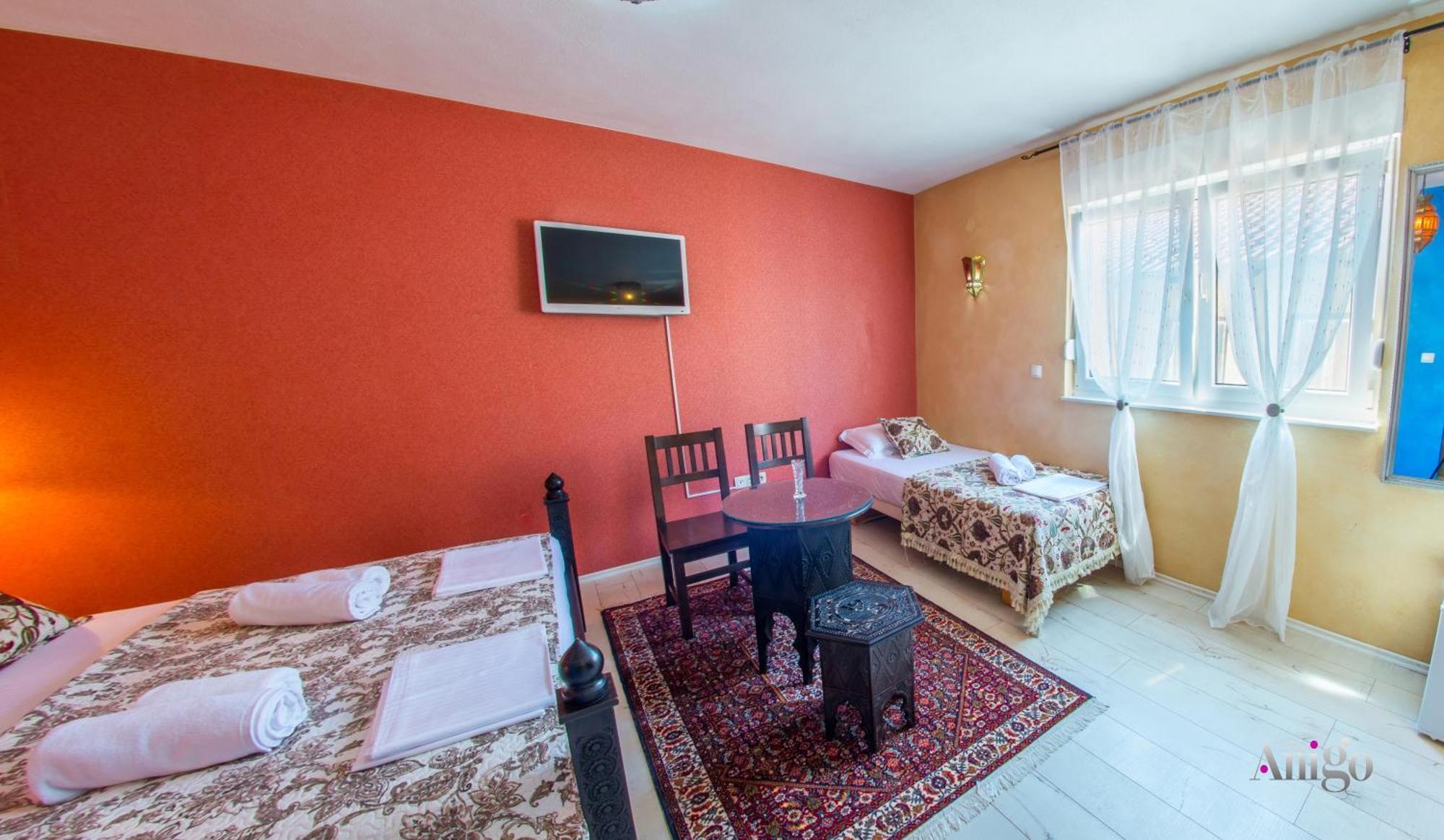 Apartments And Rooms Villa Sulejman Mostar Bagian luar foto